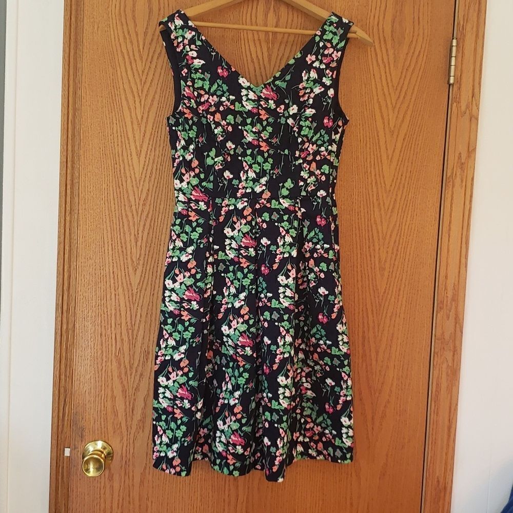 Very Nice Nine West Sleeveless Floral Dress - Sz 2